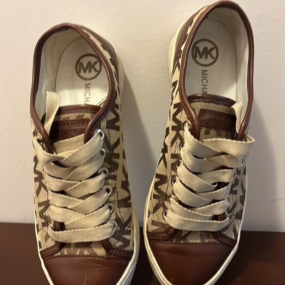 Micheal Kors tennyshoes - Picture 5 of 6